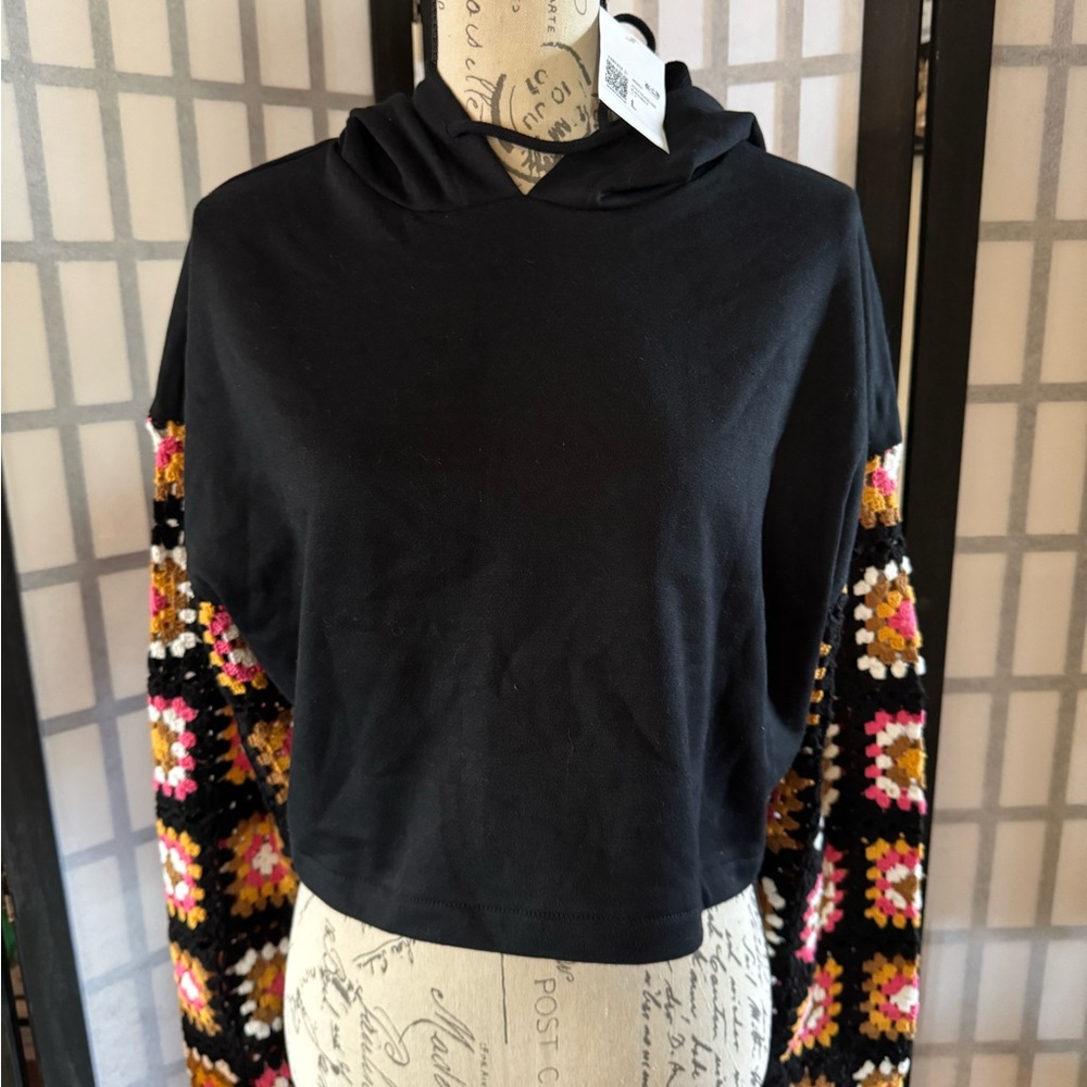 Forever 21 Black and Orange Cropped Hoodie